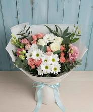 Букет цветов из:  Розы, Лизиантусы и Хризантемы в Абрау-Дюрсо