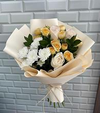 Букет цветов из:  Розы и Хризантемы в Абрау-Дюрсо