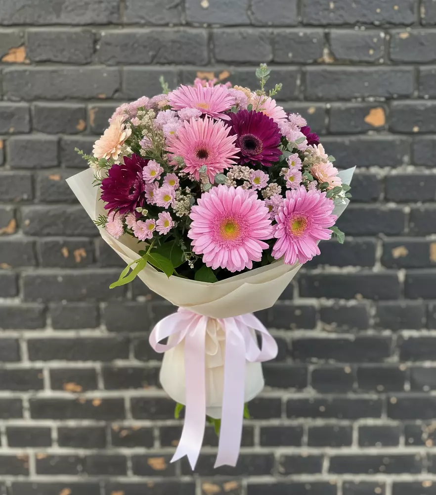Букет цветов из: Герберы и Хризантемы в Абрау-Дюрсо