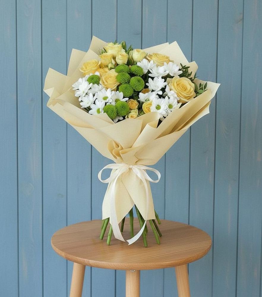 Букет цветов из: Хризантемы и Розы в Абрау-Дюрсо