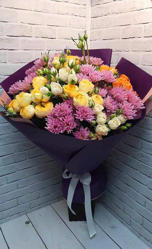 Букет цветов из: Хризантемы и Розы в Абрау-Дюрсо