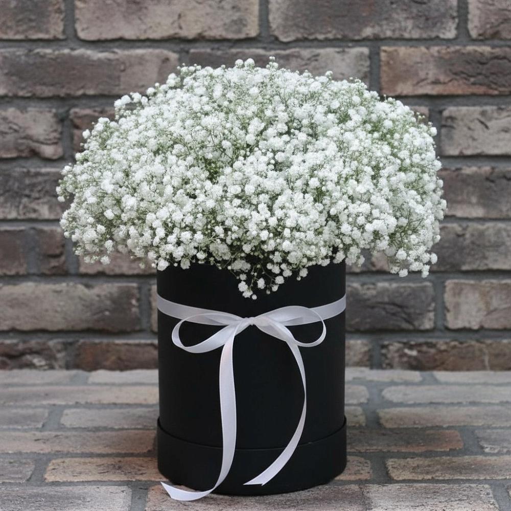 Цветочная композиция из Гипсофила в шляпной коробке в Абрау-Дюрсо