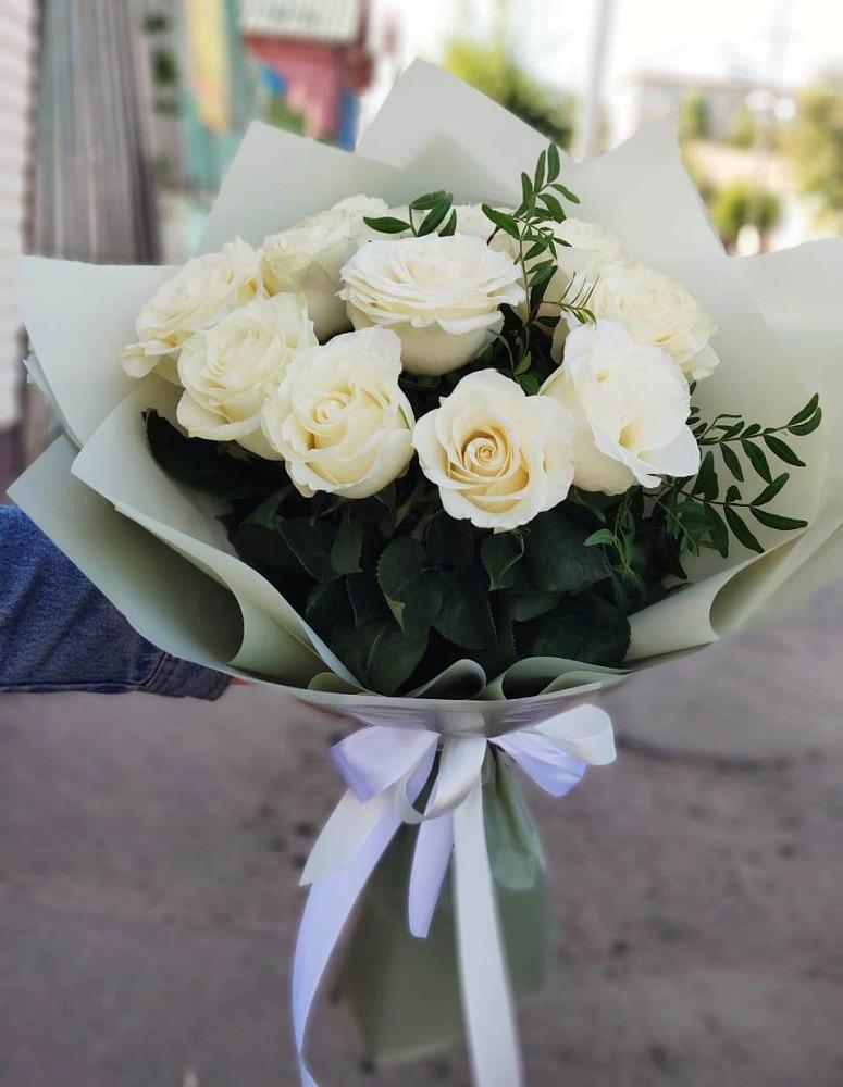Букет Белые розы Проуд в Абрау-Дюрсо