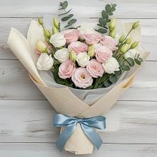 Букет цветов из:  Лизиантусы в Абрау-Дюрсо