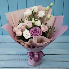 Букет цветов из:  Розы и Лизиантусы в Абрау-Дюрсо