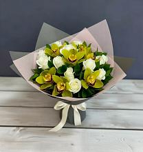 Букет цветов из:  Орхидеи и Розы в Абрау-Дюрсо