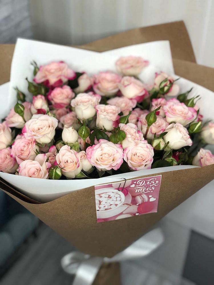 Букет цветов из: Розы в Абрау-Дюрсо