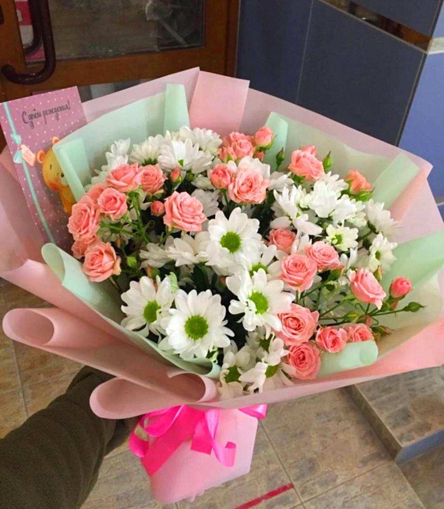 Букет цветов из: Розы и Хризантемы в Абрау-Дюрсо