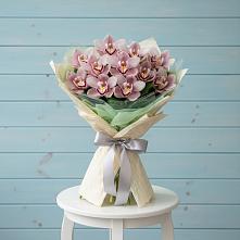 Букет цветов из:  Орхидеи и Розы в Абрау-Дюрсо