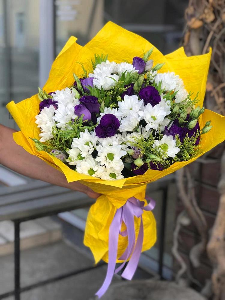 Букет цветов из: Ирисы, Хризантемы и Ромашки в Абрау-Дюрсо