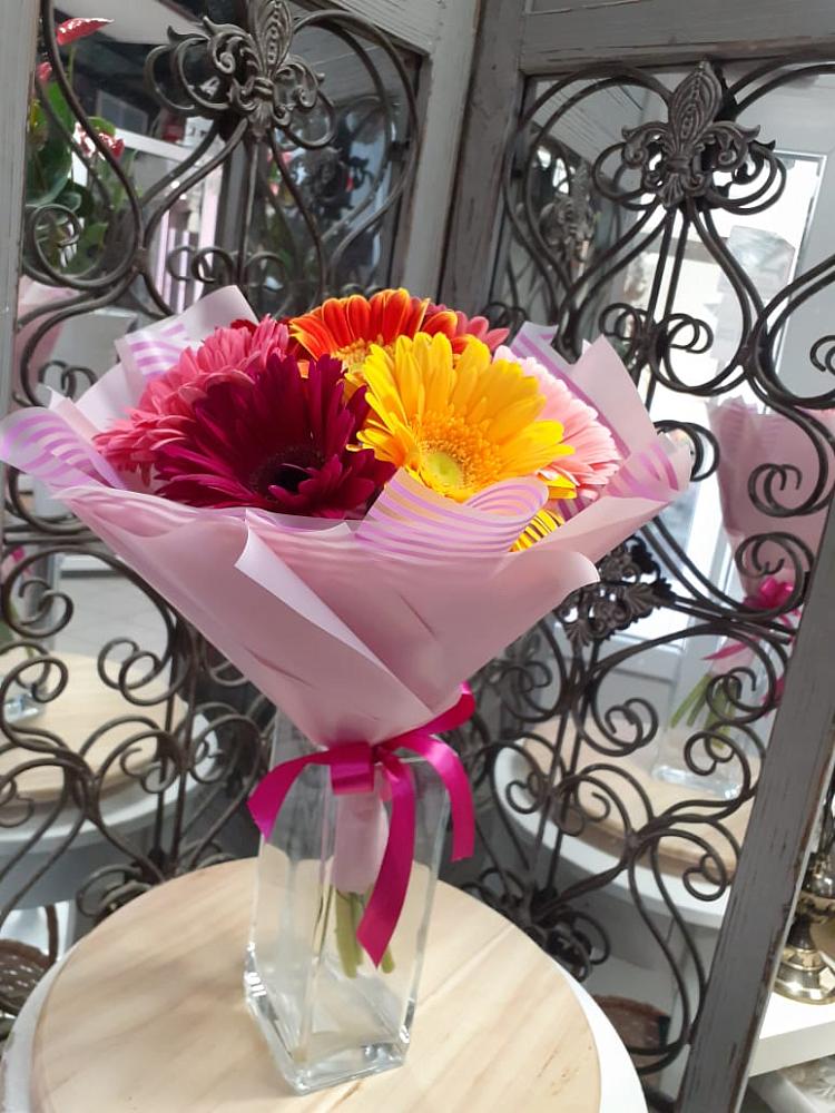 Букет цветов из: Герберы в Абрау-Дюрсо