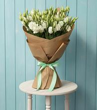 Букет цветов из:  Лизиантусы в Абрау-Дюрсо