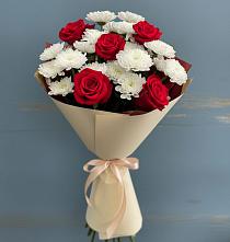 Букет цветов из:  Розы и Хризантемы в Абрау-Дюрсо