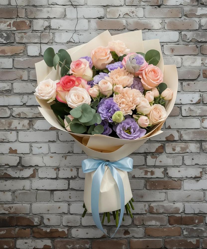 Букет цветов из: Розы, Лизиантусы и Гвоздики в Абрау-Дюрсо