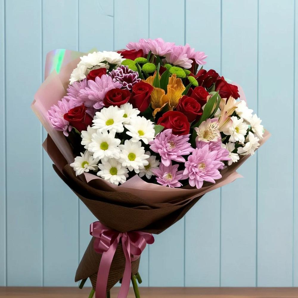 Букет цветов из: Розы, Хризантемы и Альстромерии в Абрау-Дюрсо