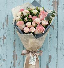 Букет цветов из:  Розы в Абрау-Дюрсо