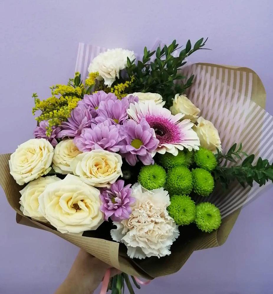 Букет цветов из: Хризантемы, Розы, Гвоздики и Герберы в Абрау-Дюрсо