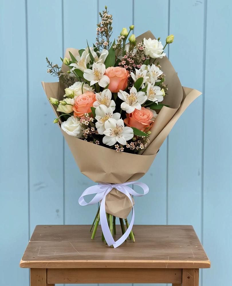 Букет цветов из: Альстромерии, Лизиантусы, Розы и Хризантемы в Абрау-Дюрсо