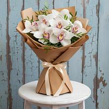 Букет цветов из:  Орхидеи и Розы в Абрау-Дюрсо